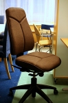 Pārvilkts, ergonomisks Kinnarps biroja krēsls