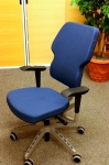 Multifunkcionāls biroja krēsls