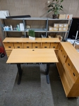 Rudens Akcija cena 179euro ar PVN. Elektriski augstumā regulējams - ergonomiskais galds Edsbyn no Zviedrijas.  Galda virsma 80x160cm. Pacelšanās augstums no 70-120cm. Galda celtspēja 125kg. Zviedru galds ir ļoti stabīls un arī pasmags, katra kāja ir aprīkota ar elektro motoru. Virsmu var mainīt. Pieejami daudz šādu galdu mēbeļu veikalā Zviedrumēbeles - Rīga, Ādmiņu 4 no 10-18.
