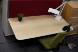 Elektriski augstumā regulējams biroja galds no 65-120cm.